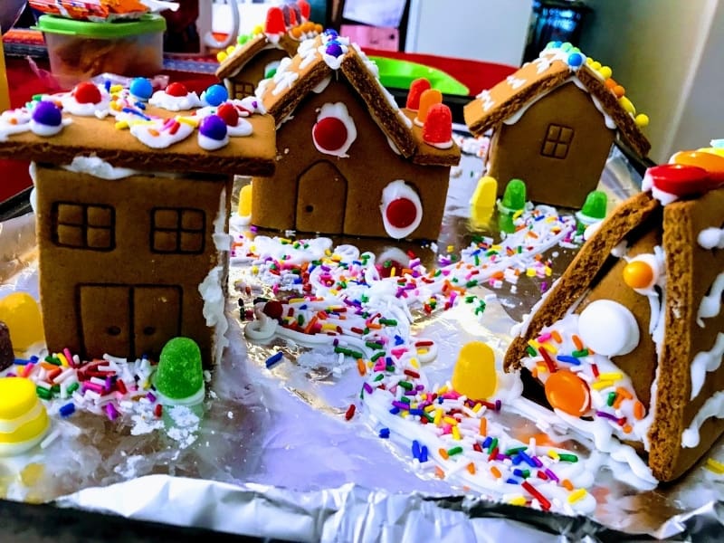  Gingerbread House Decorating