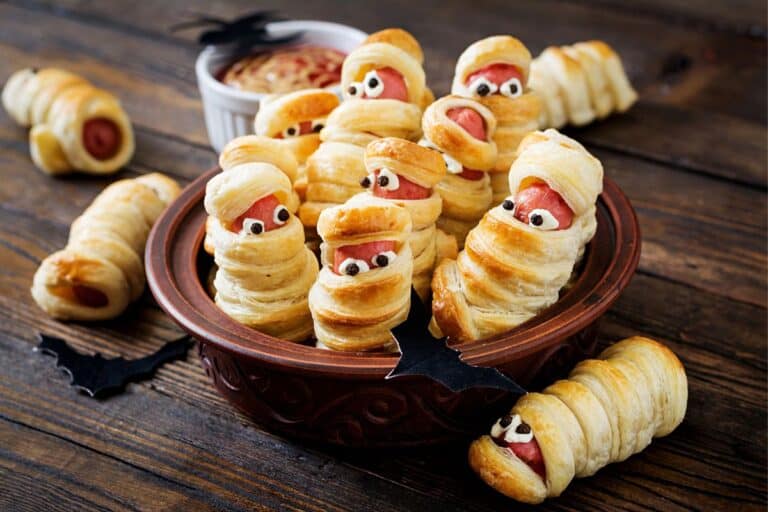 21 Wickedly Easy Halloween Finger Foods to Thrill Your Party Guests