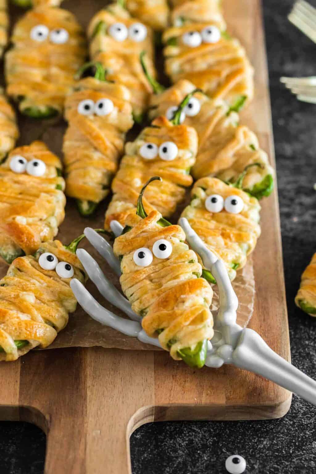 21+ Wickedly Easy Halloween Finger Foods to Thrill Your Party Guests