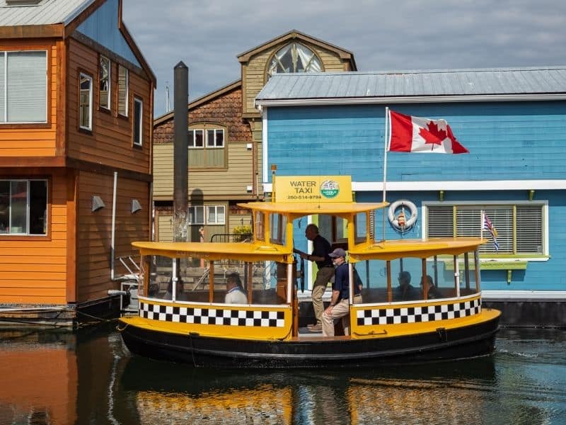 Victoria Water Taxi & Floating House boats near FIsherman's Wharf. Fun tings to do with kids in VIctoria, BC.