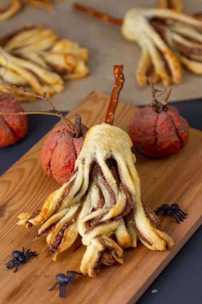 21 Wickedly Easy Halloween Finger Foods to Thrill Your Party Guests